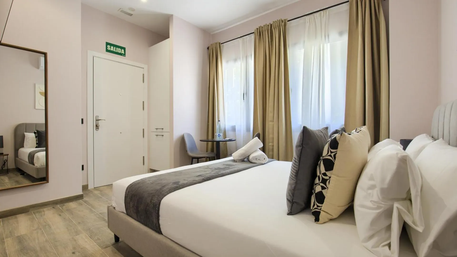 Dobo Madrid Nuria Apartment 0*,